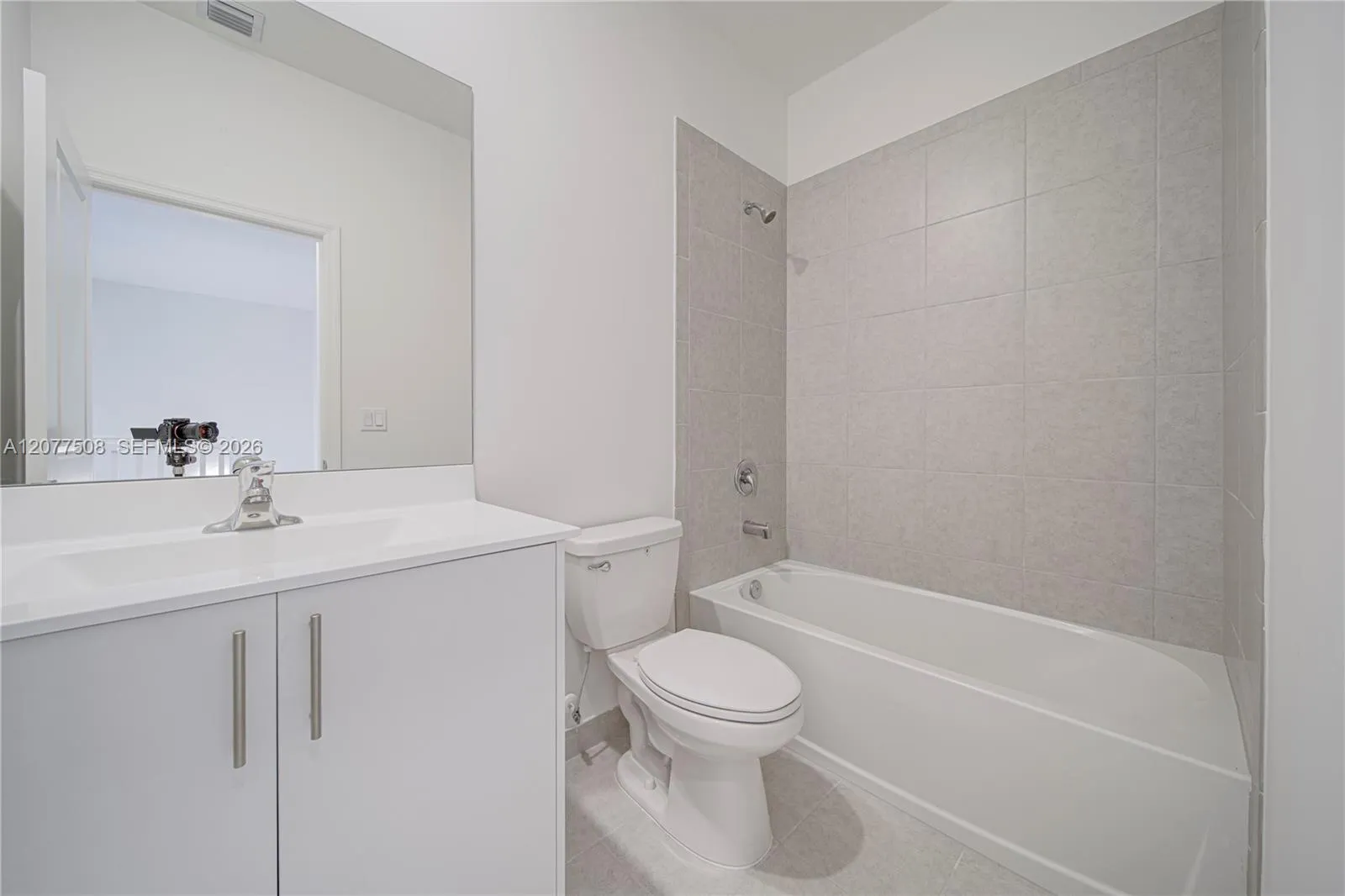 upstairs bathroom 2