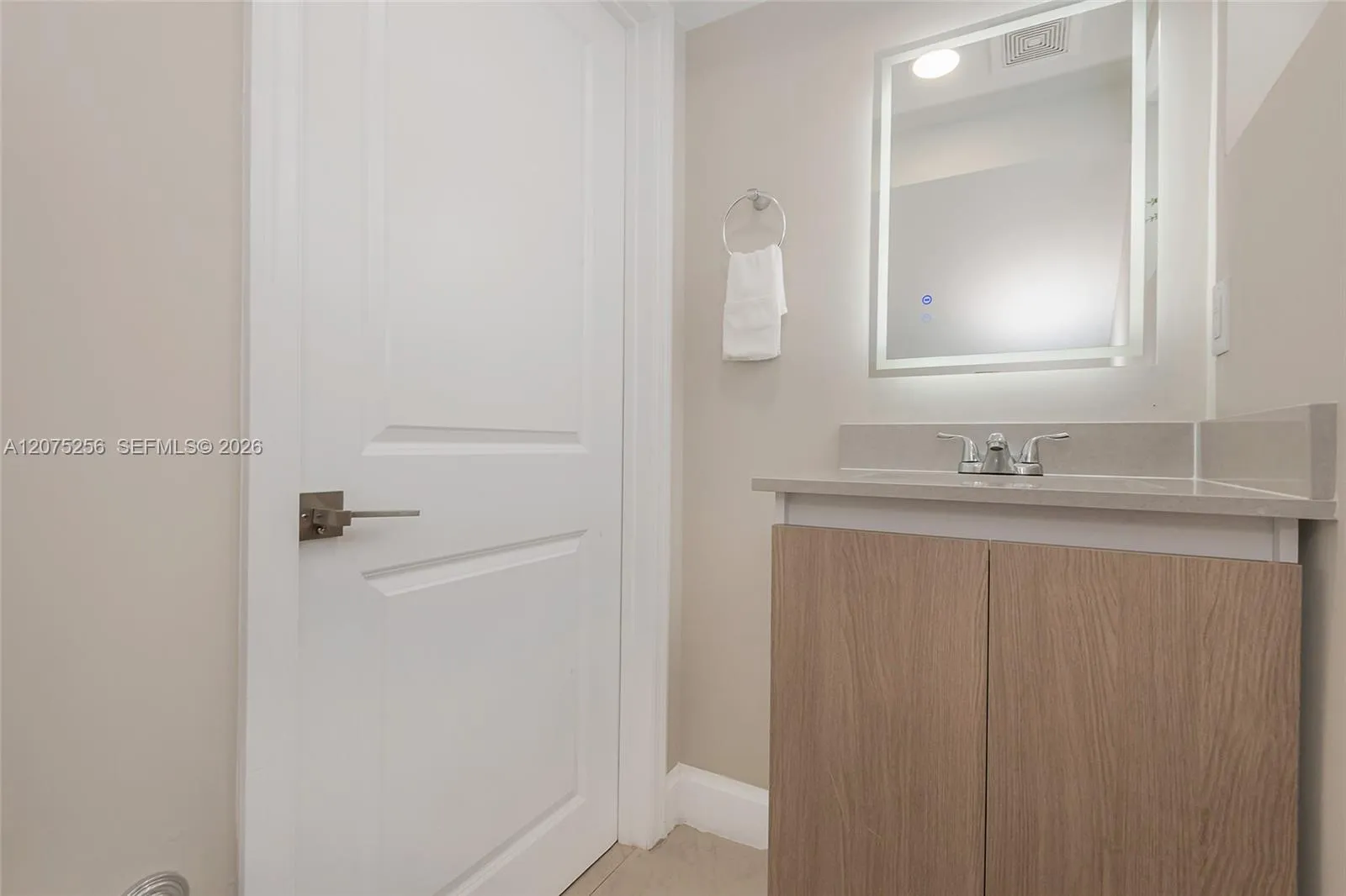 1/2 Bathroom
