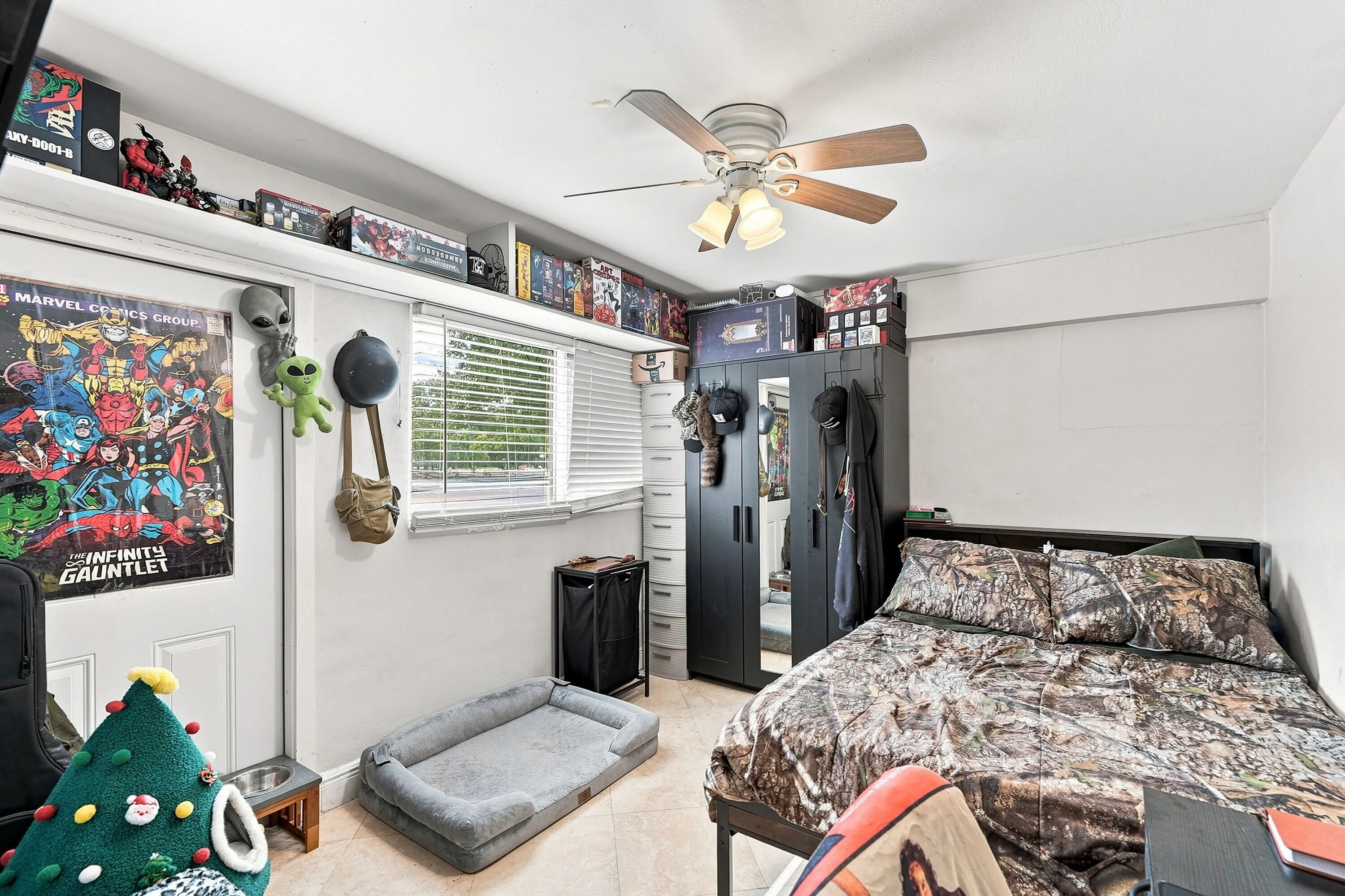 17_bedroom