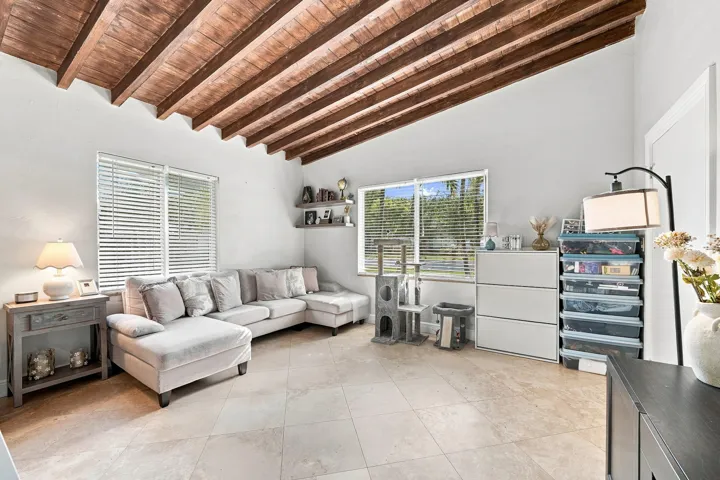 05_living room