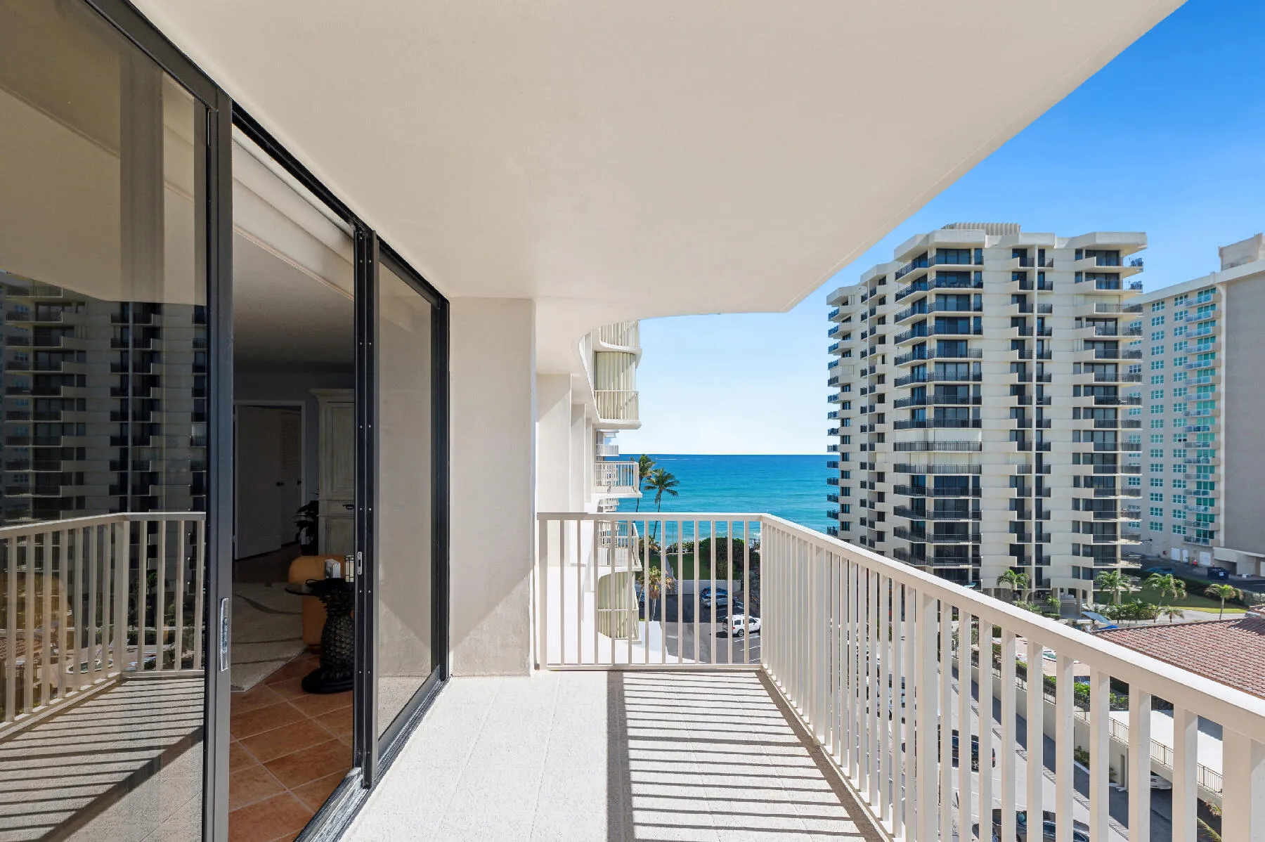 Balcony to Ocean