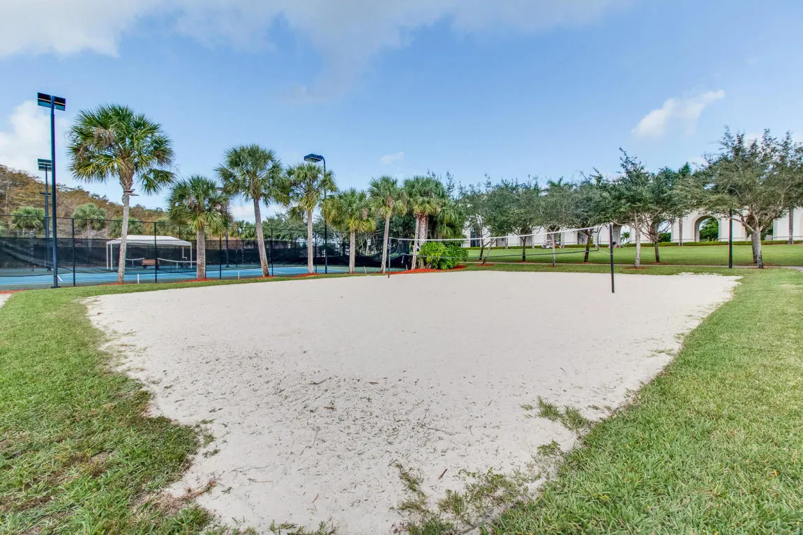 Clubhouse1