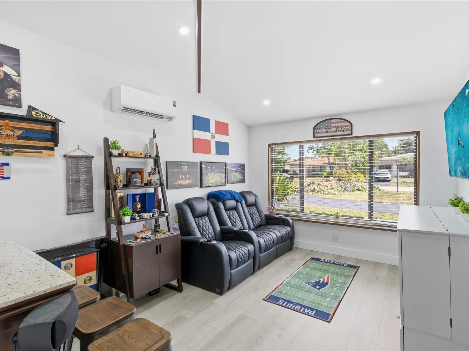 3rd Bedroom/ Office / Man Cave/ Playroom