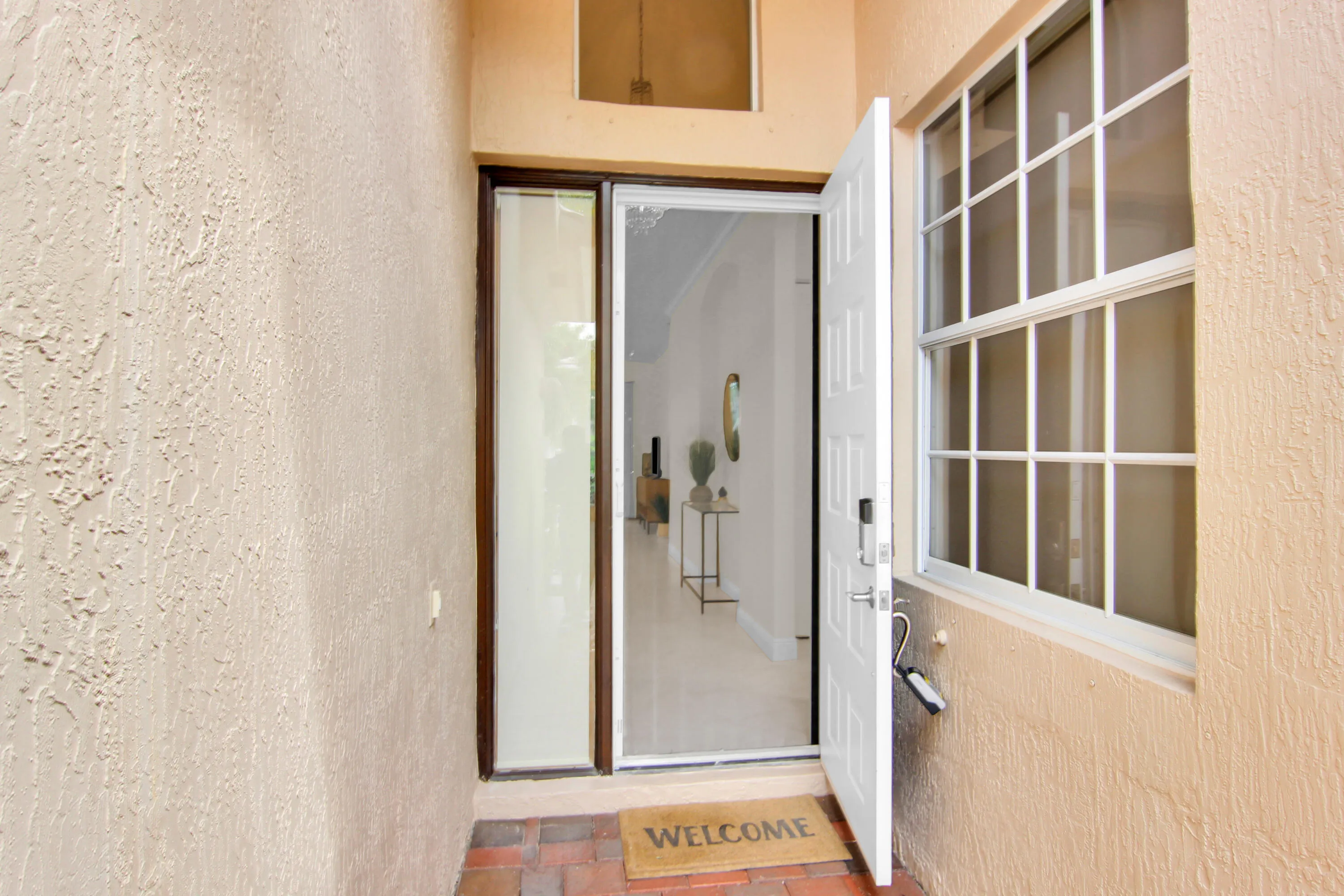 Phantom Screen on Front Door