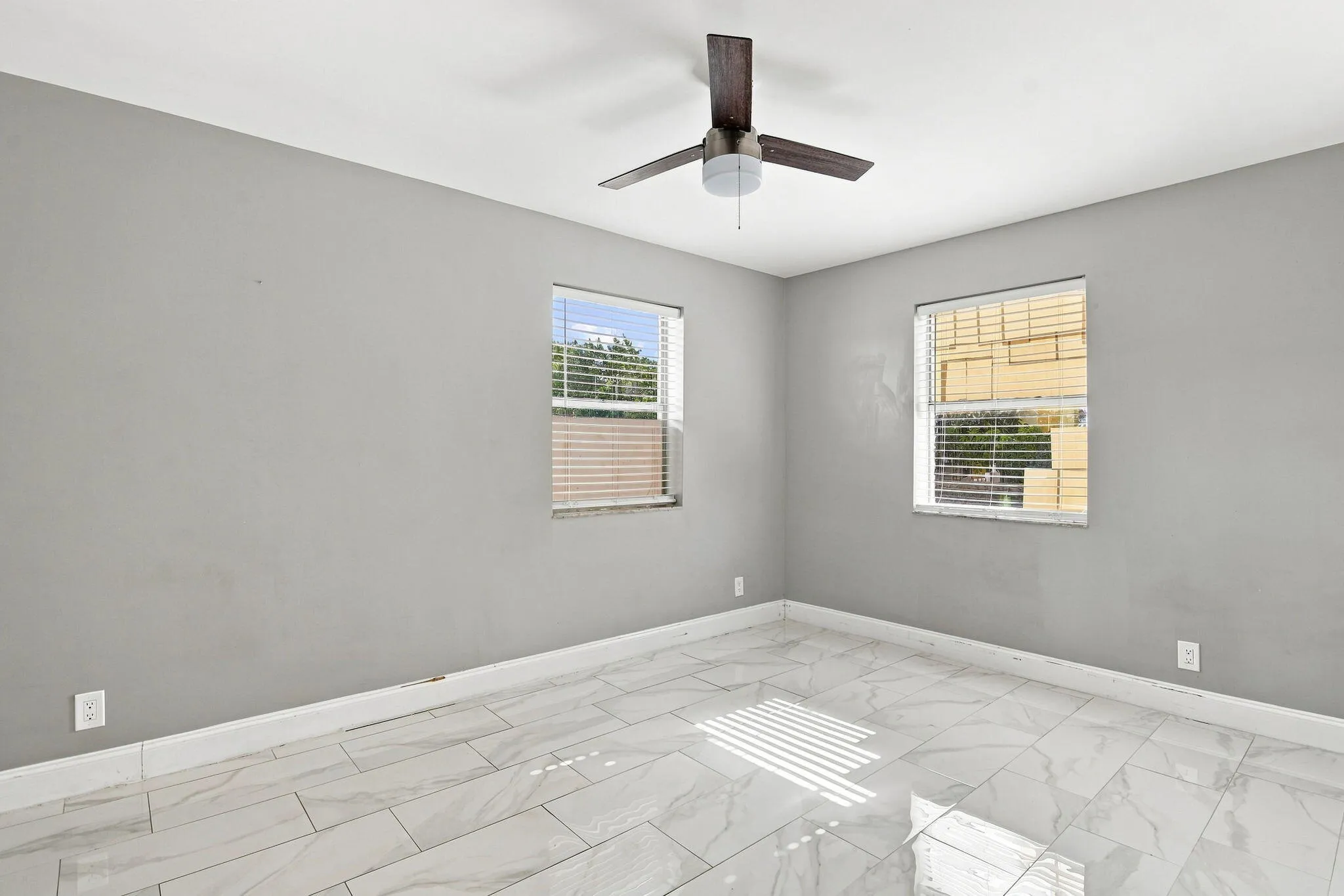 14-web-or-mls-1217%20W%2032nd%20St%20%28