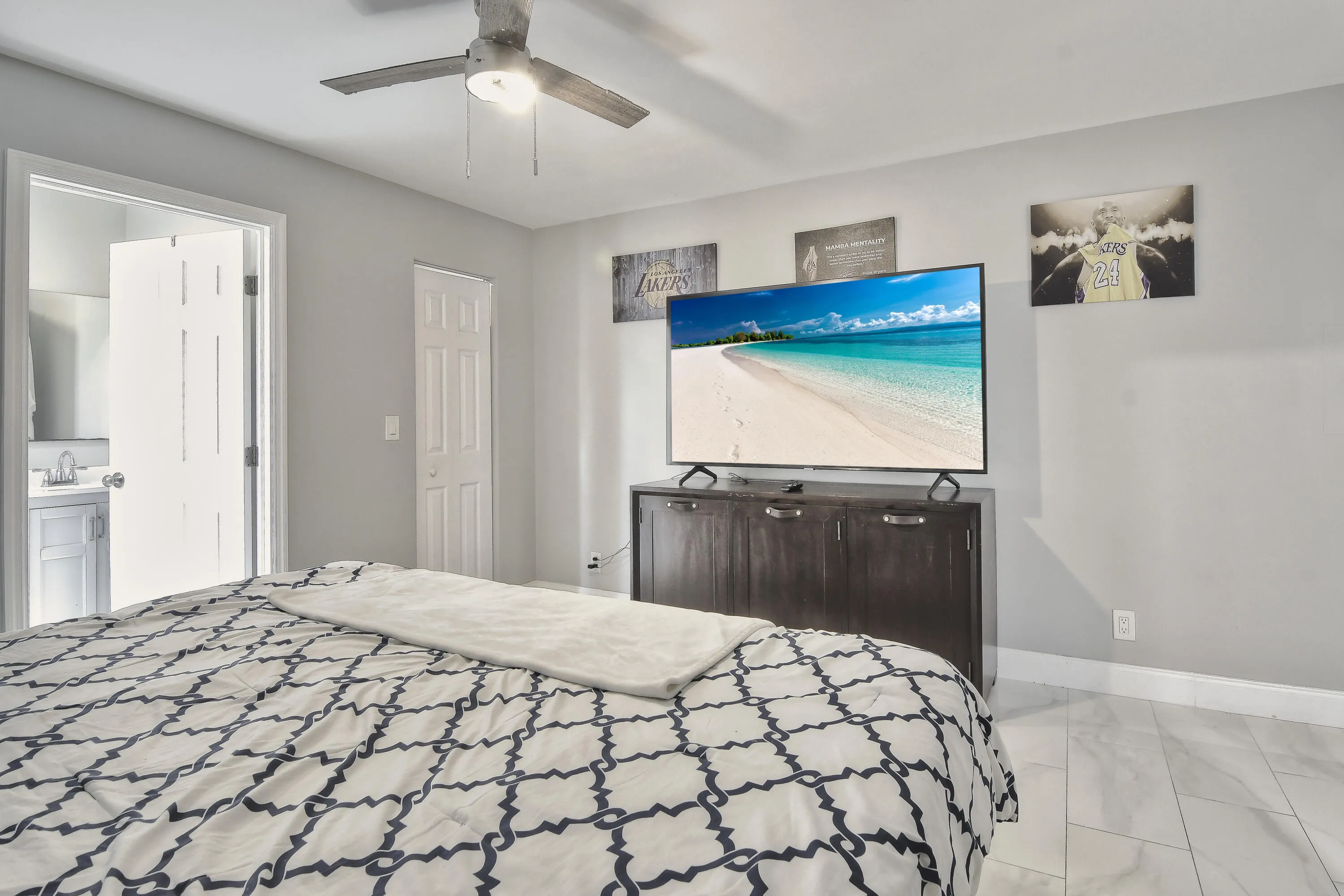 23-web-or-mls-1217-w-32nd-st-67-jpg