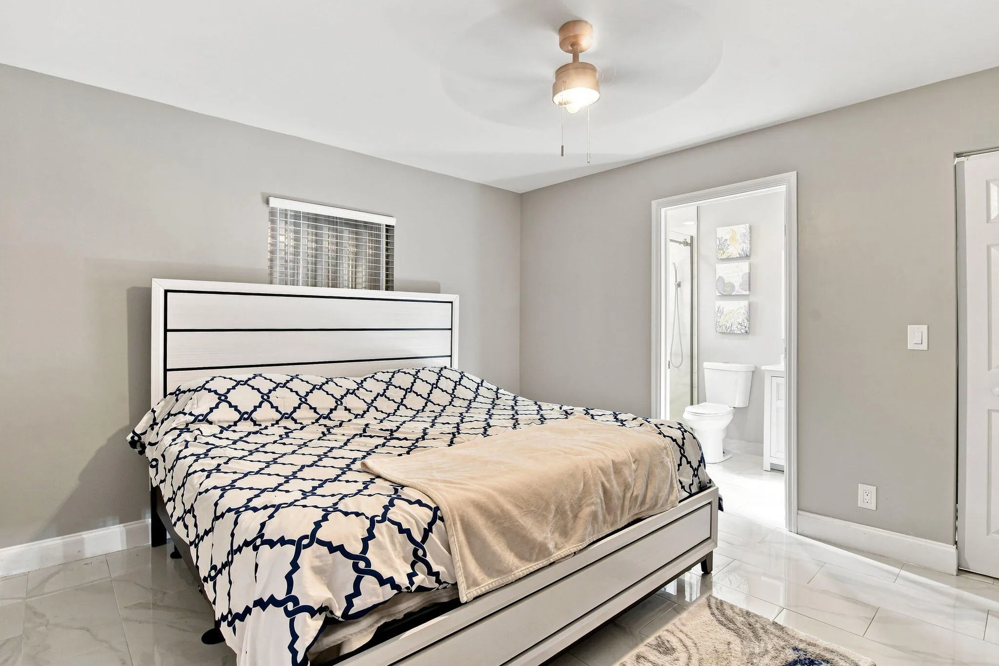 20-web-or-mls-1217%20W%2032nd%20St%20%28
