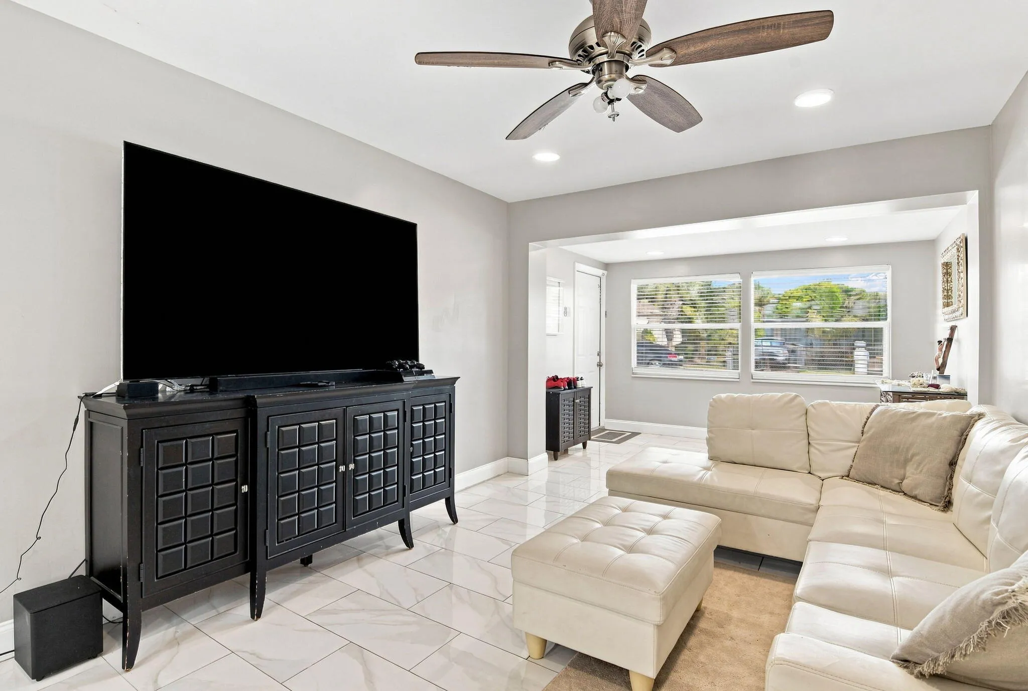 8-web-or-mls-1217-w-32nd-st-43-jpg