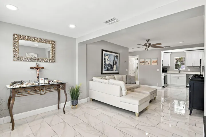 5-web-or-mls-1217%20W%2032nd%20St%20%281