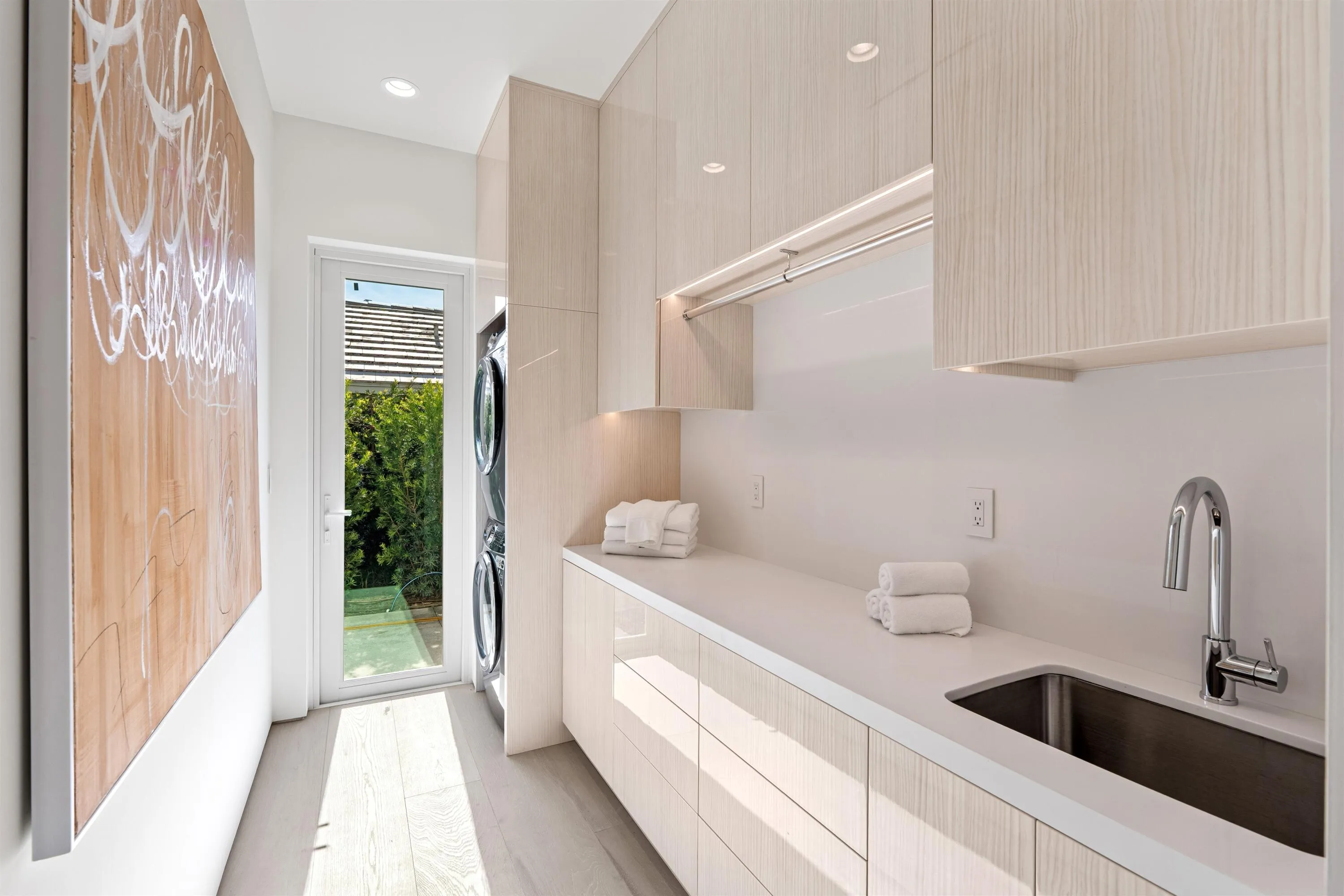 LAUNDRY_ROOM