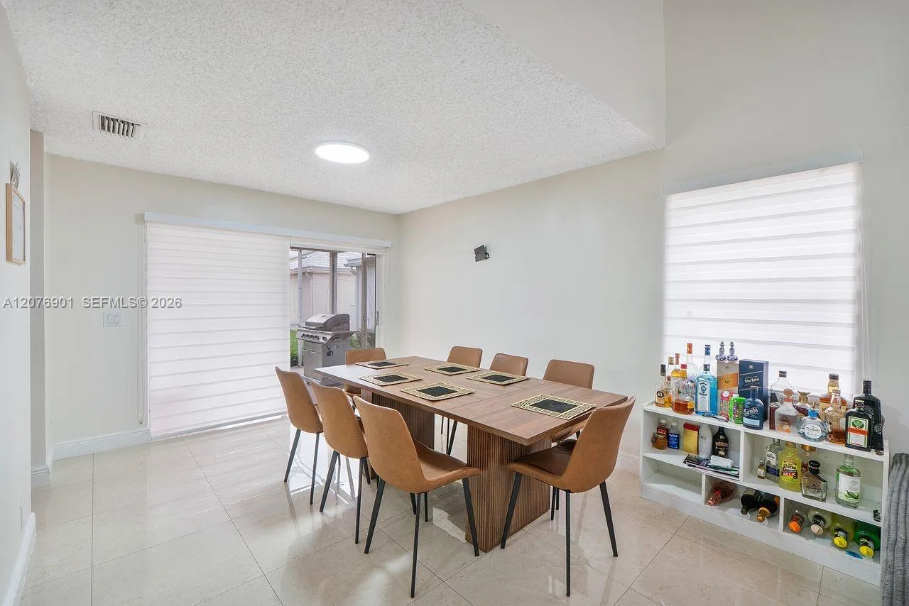 Dining 2