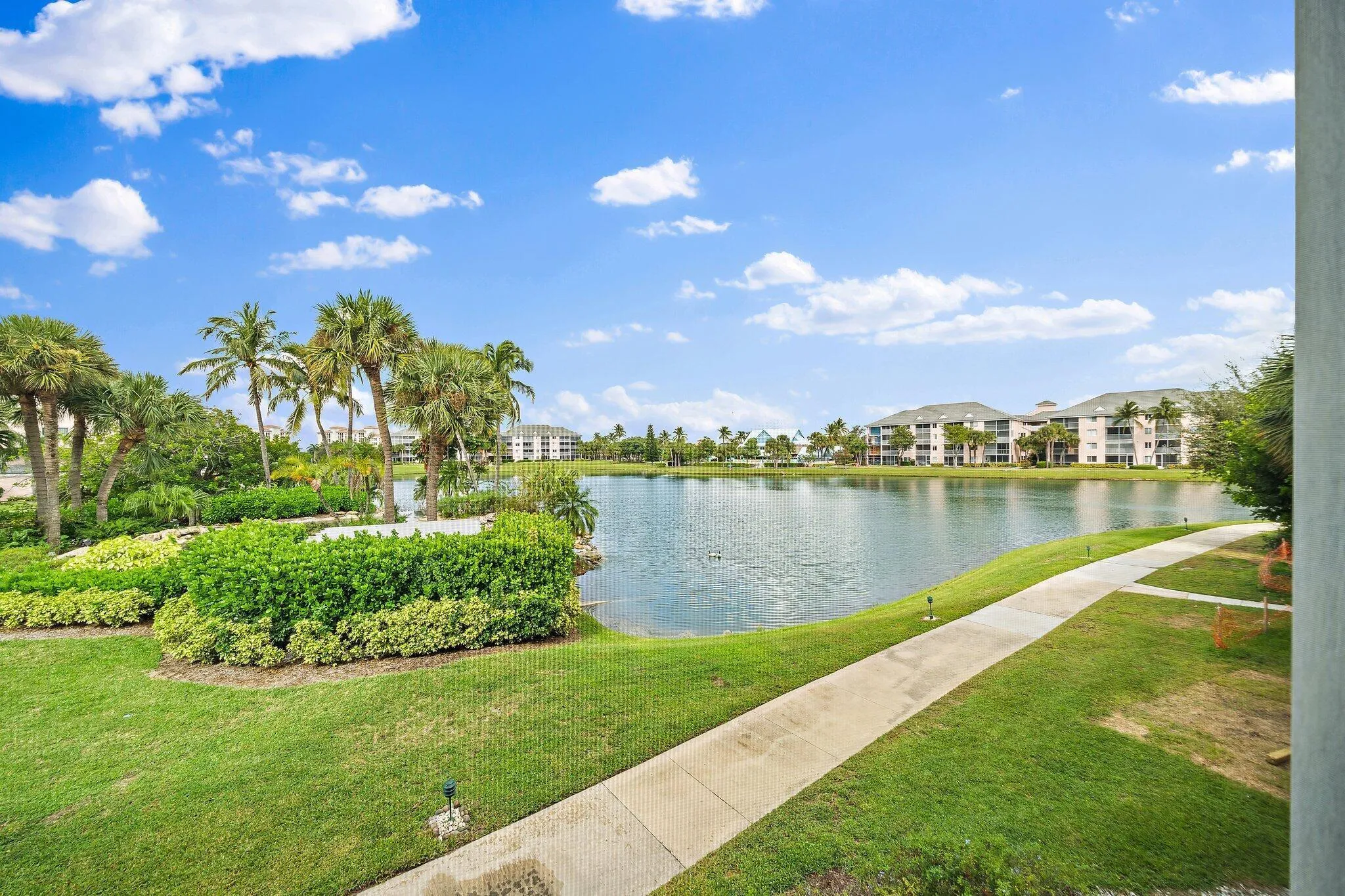 020-353US1NC203-Jupiter-FL-SMALL