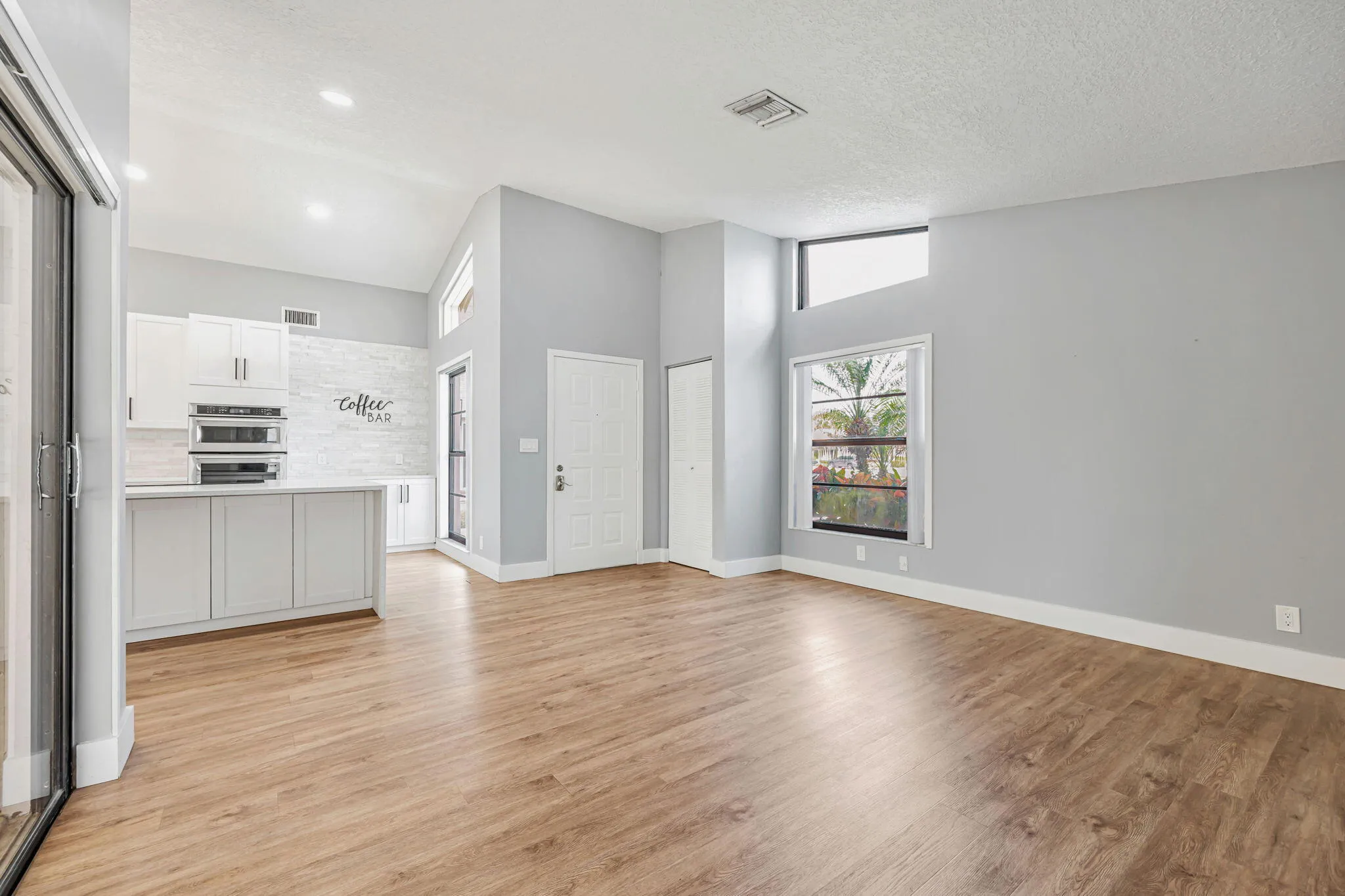 5-web-or-mls-21356-summertrace-cir