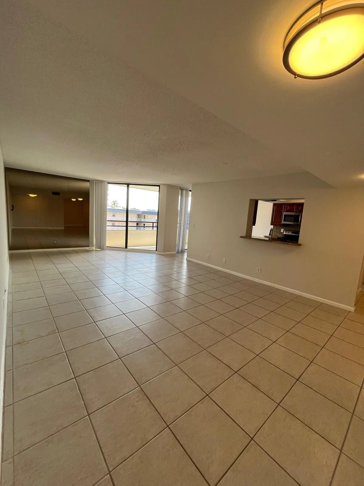 3555 S Ocean 411 living R