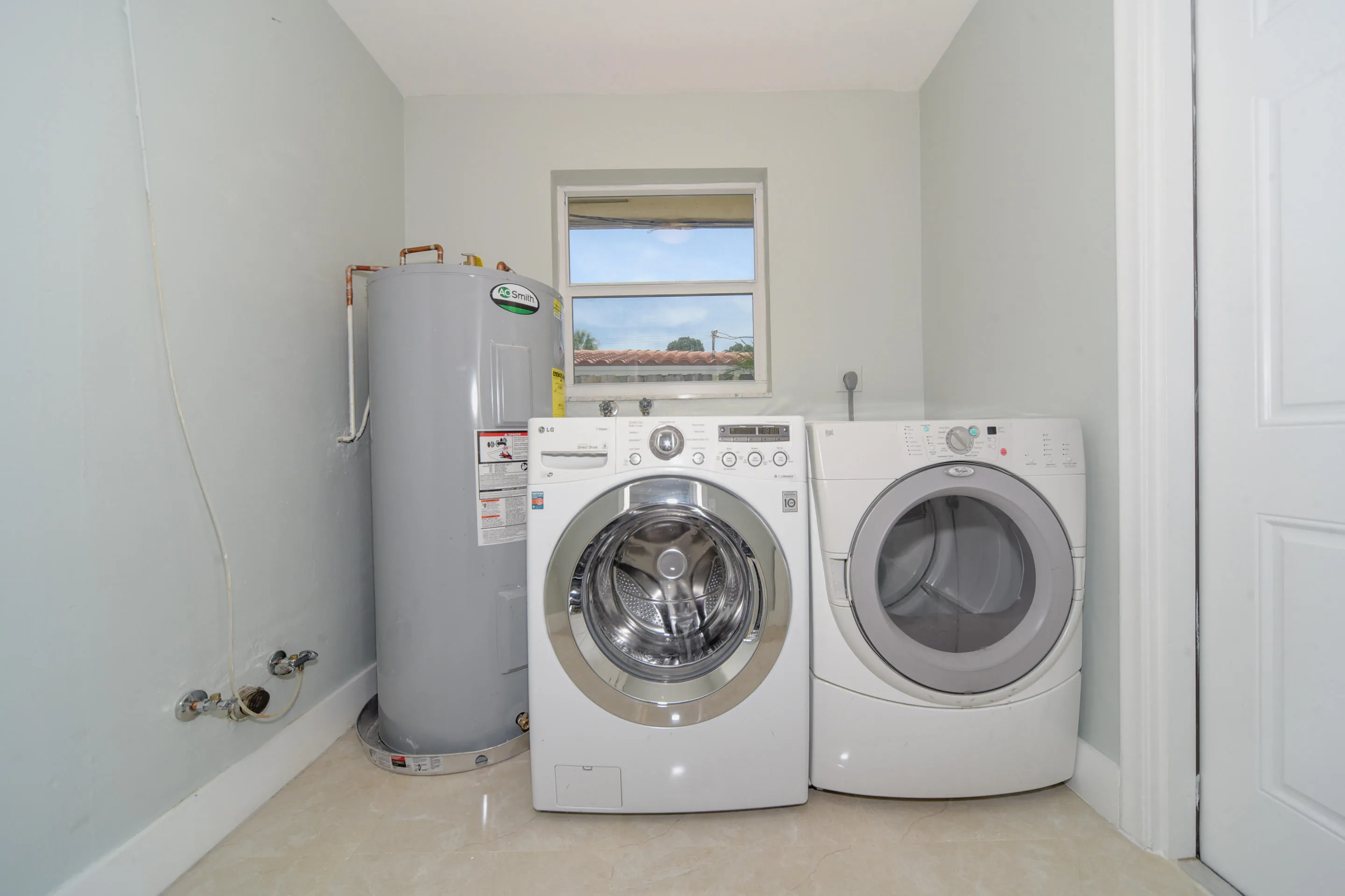 12 Interior Laundry Room