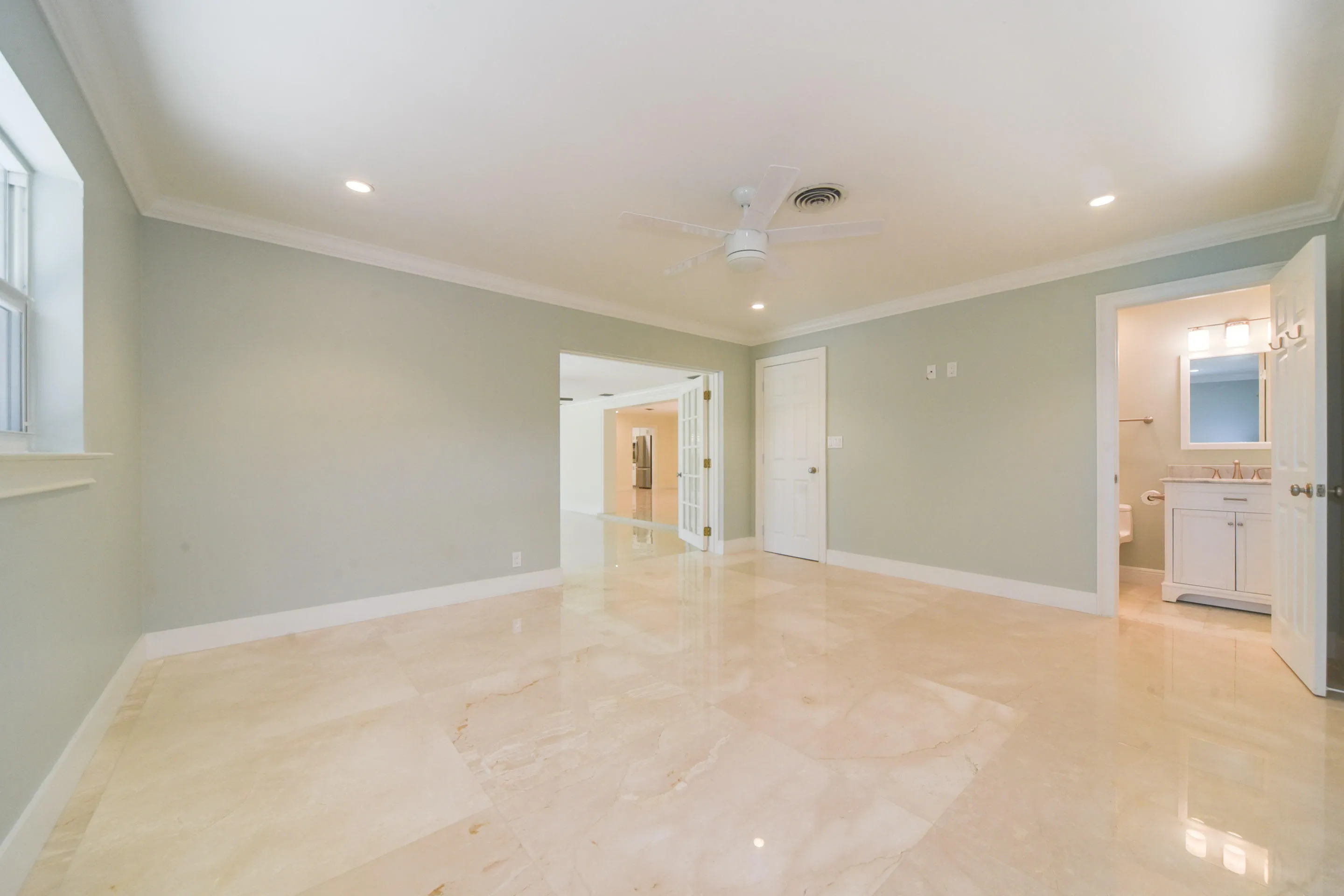 07 Master Bedroom