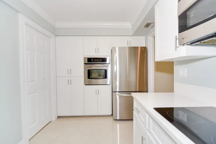 03 Kitchen