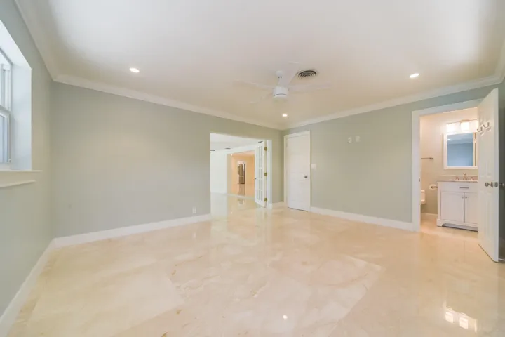 07 Master Bedroom