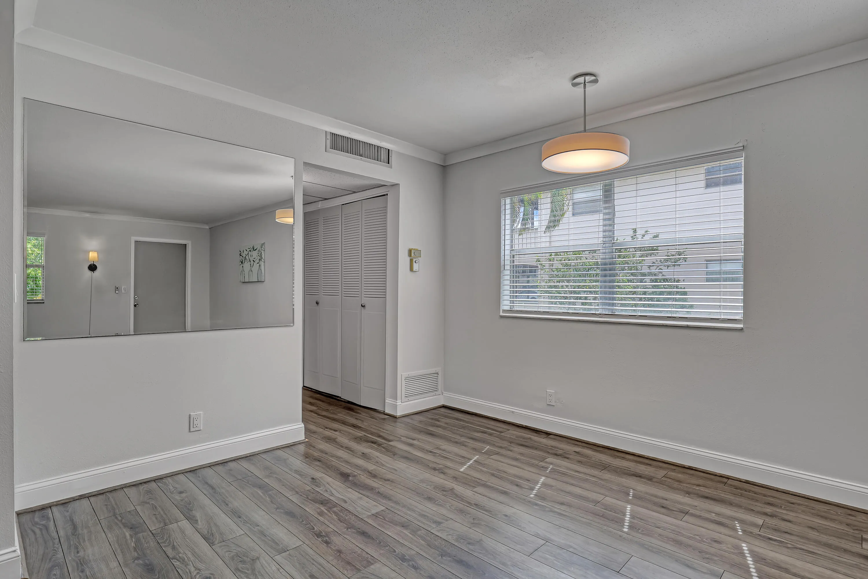 611 Saxony Park (12)