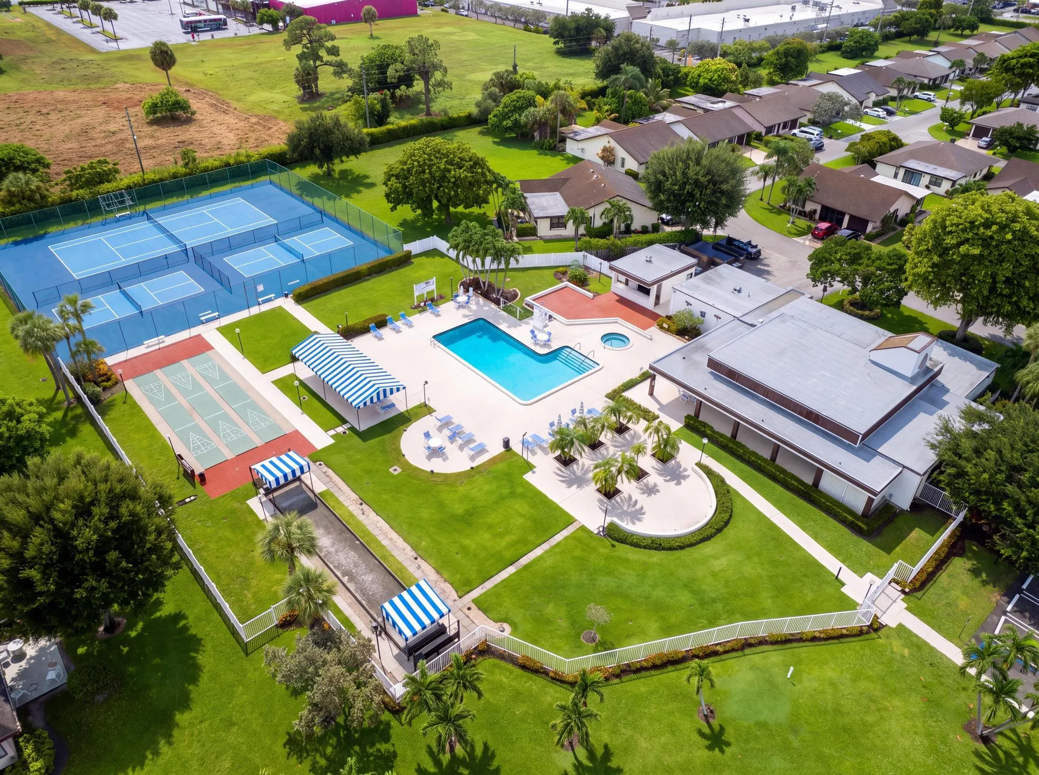 Clubhouse/Pool/Tennis/Pickball