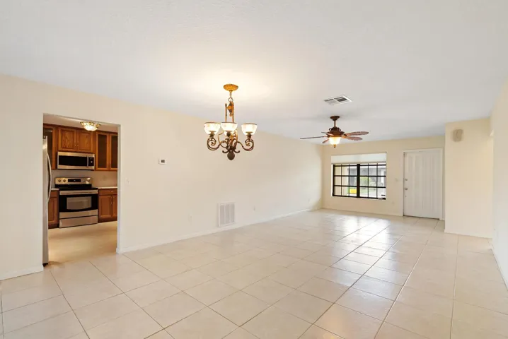 Dining/Living Rm