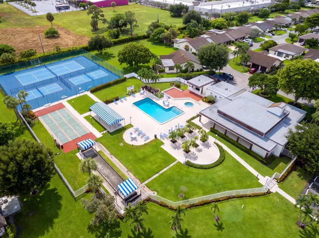 Clubhouse/Pool/Tennis/Pickball