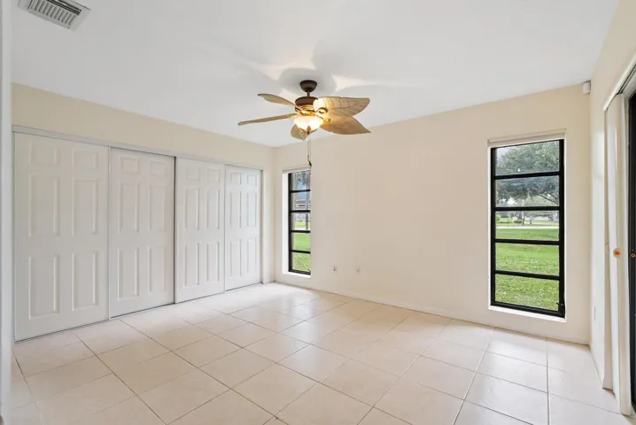 Primary/Ample Closets
