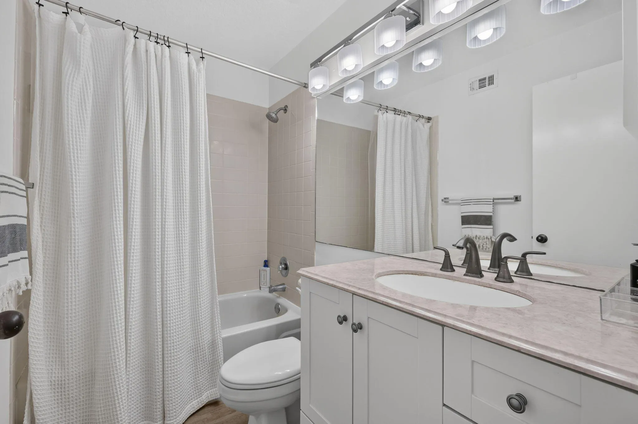 42-web-or-mls-BS1A5093