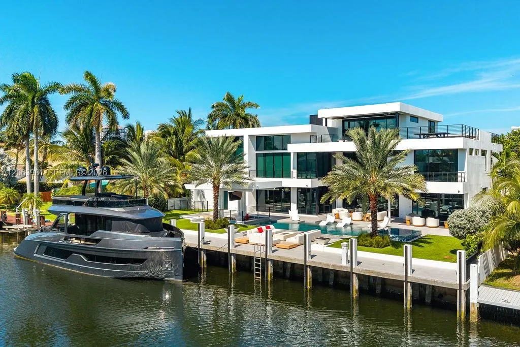 Bring the yacht home: 120 Feet of protected, no-bridge dockage.