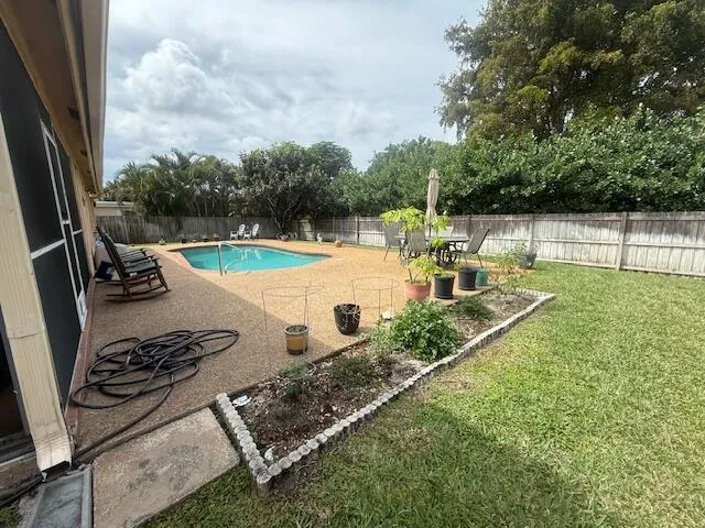 pool is 30" by 12.6"