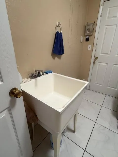 laundry sink