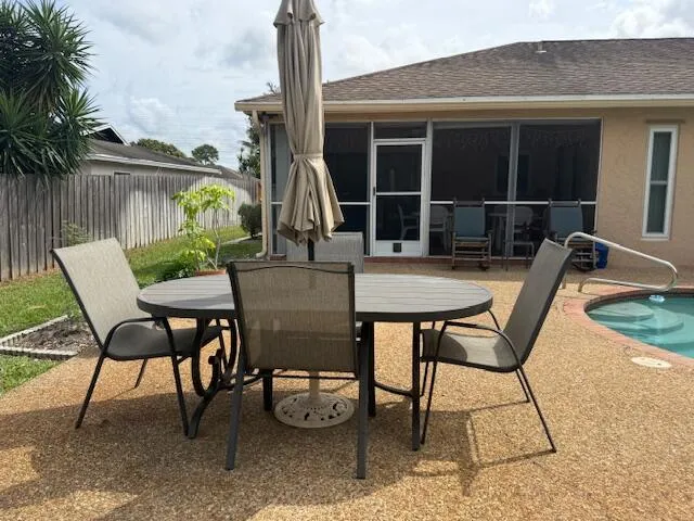 sitting area of pool