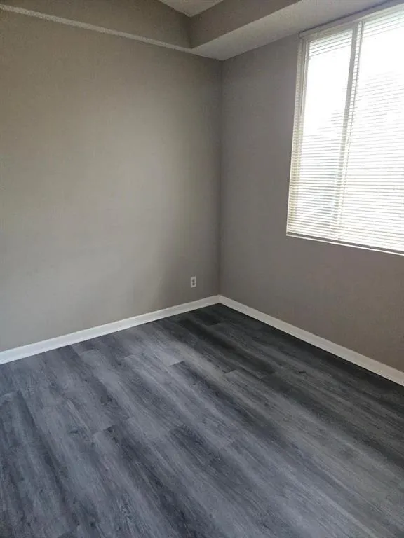 741 LYONS 203 BEDROOM 2