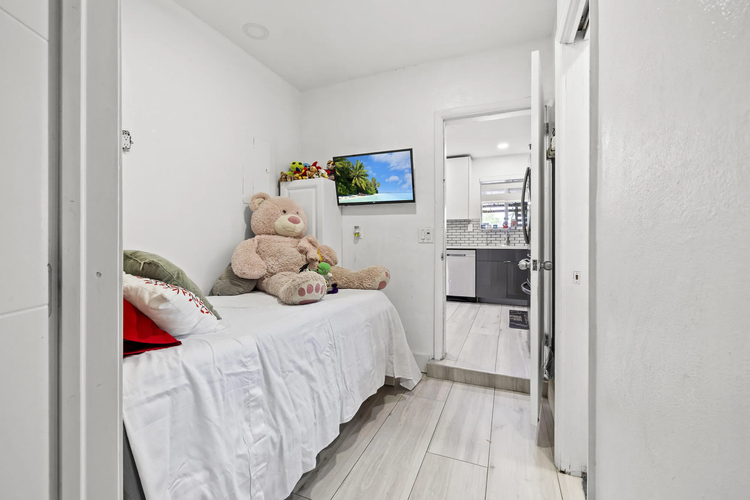 extra room. perfect for those unexpected sleepovers.