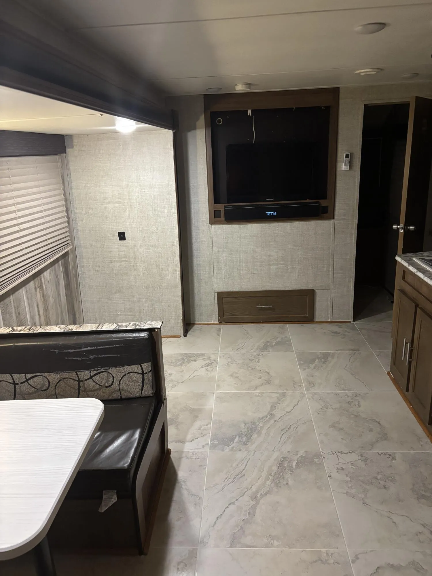 249 NE 45th ST - TRAILER - INSIDE6