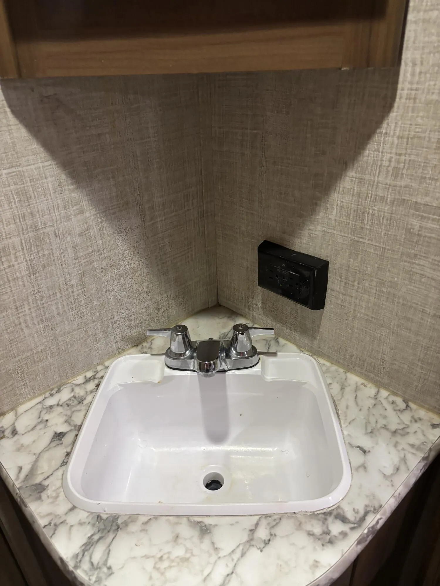 249 NE 45th ST - TRAILER - INSIDE5