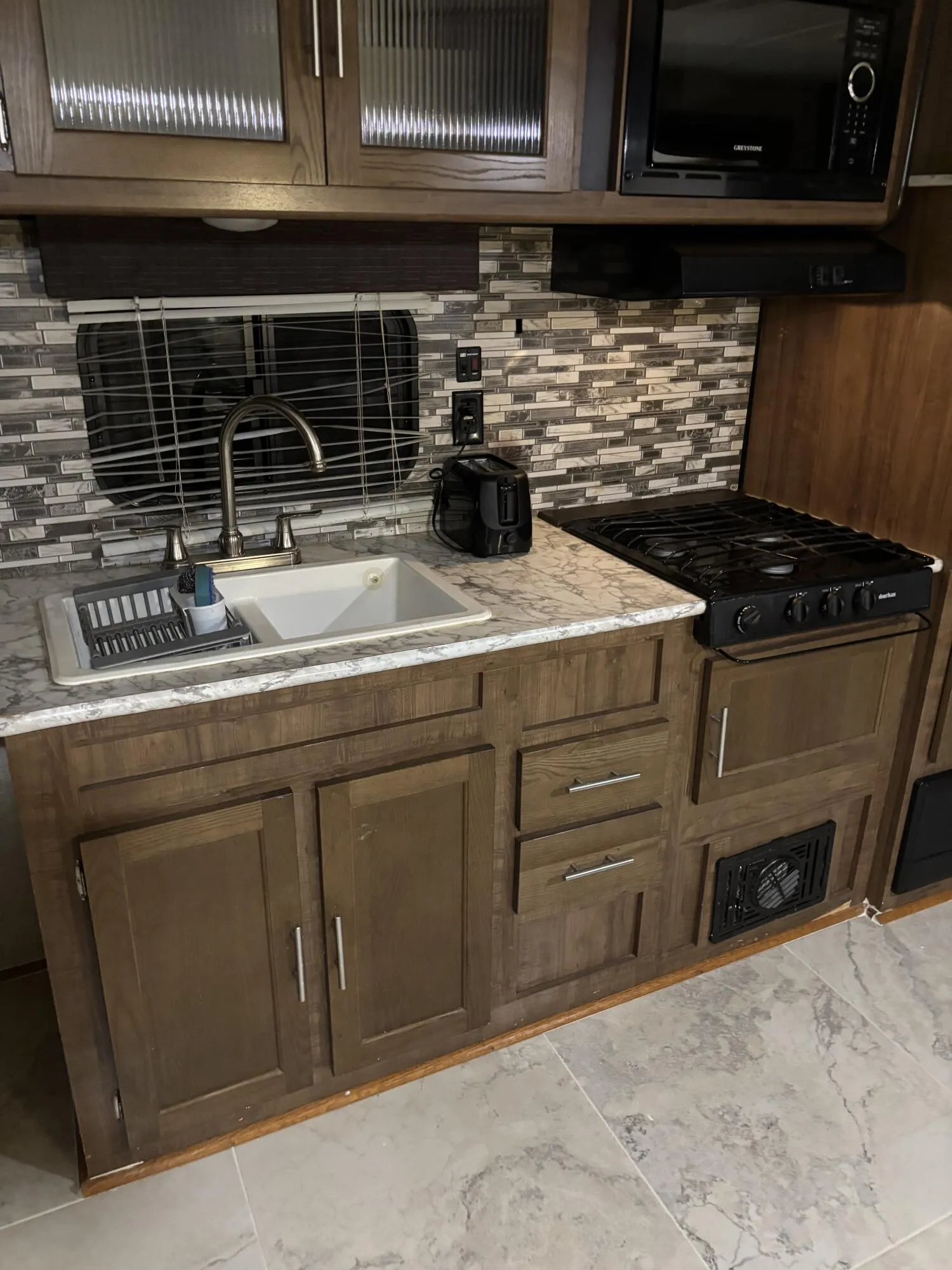 249 NE 45th ST - TRAILER - INSIDE3