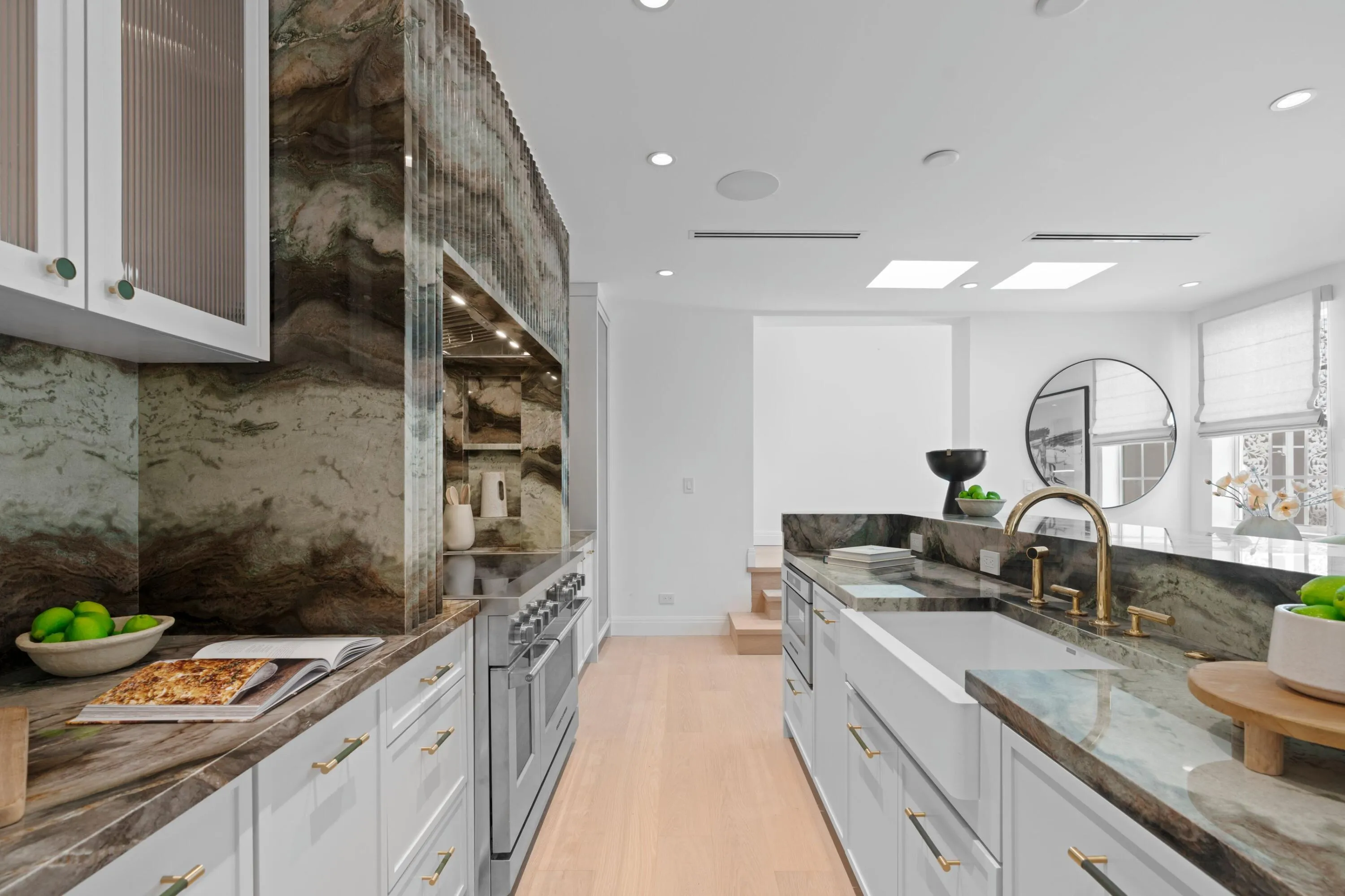 8 - Kitchen