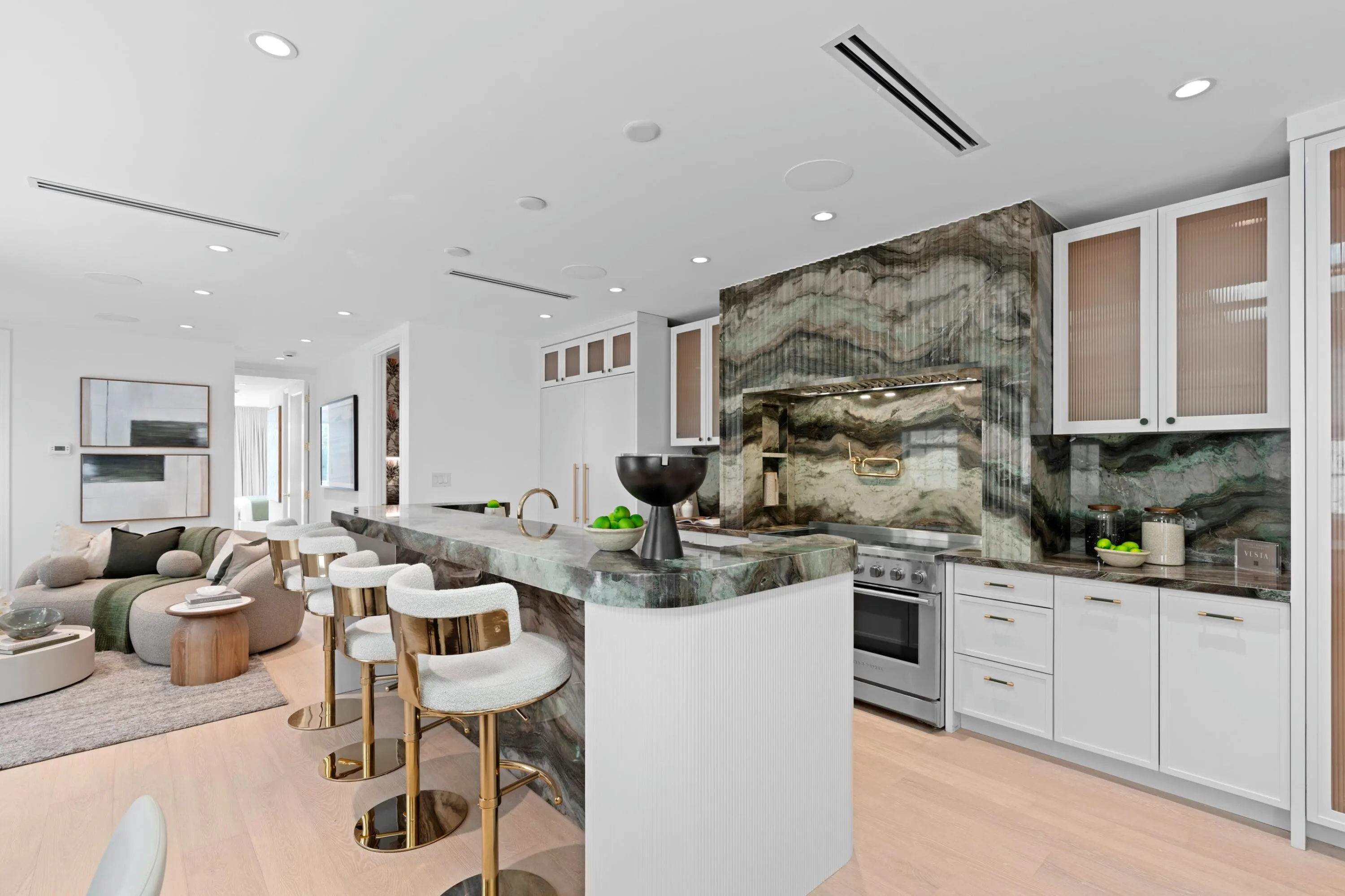 6 - Living Kitchen