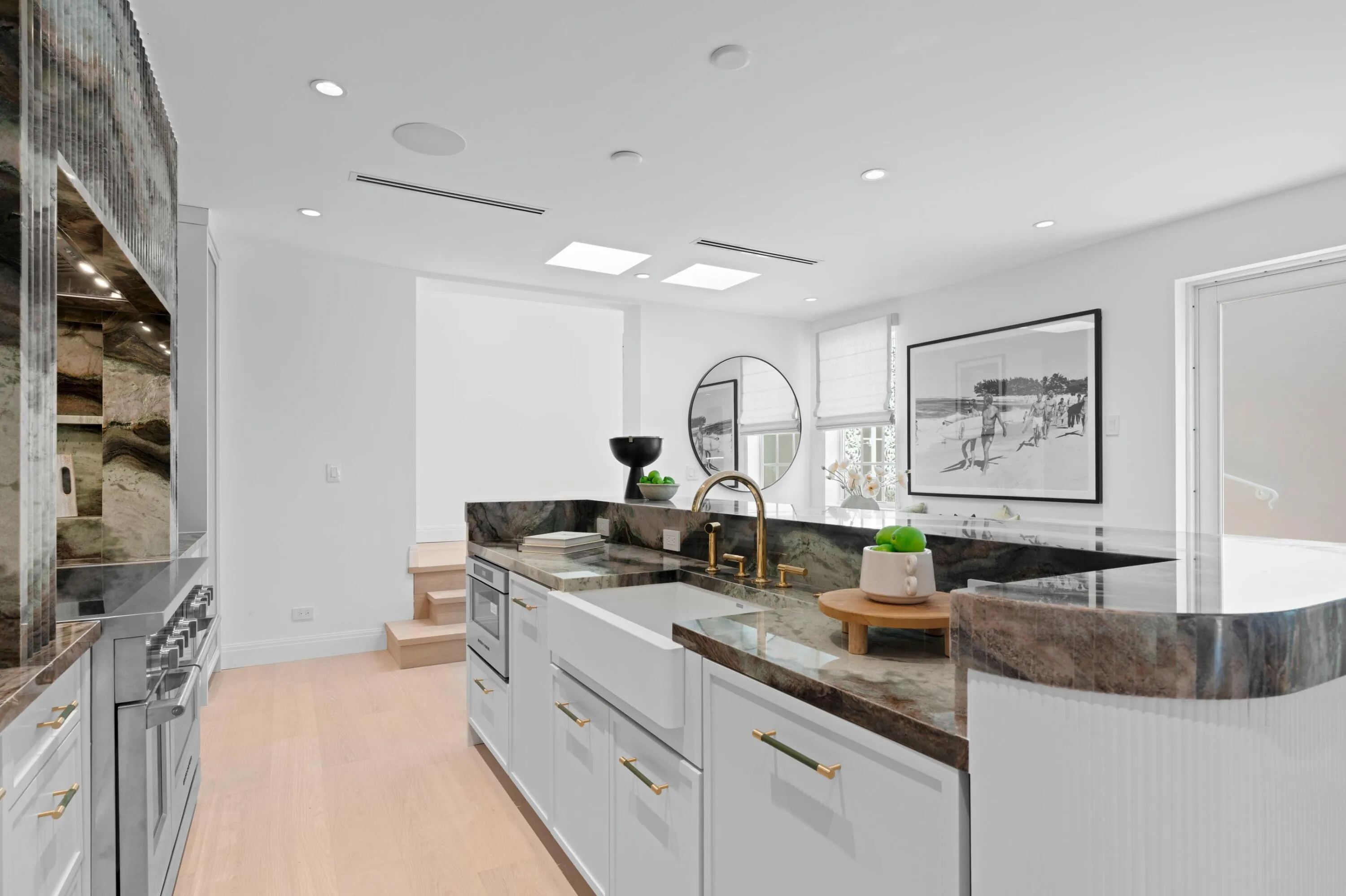 9 - Kitchen