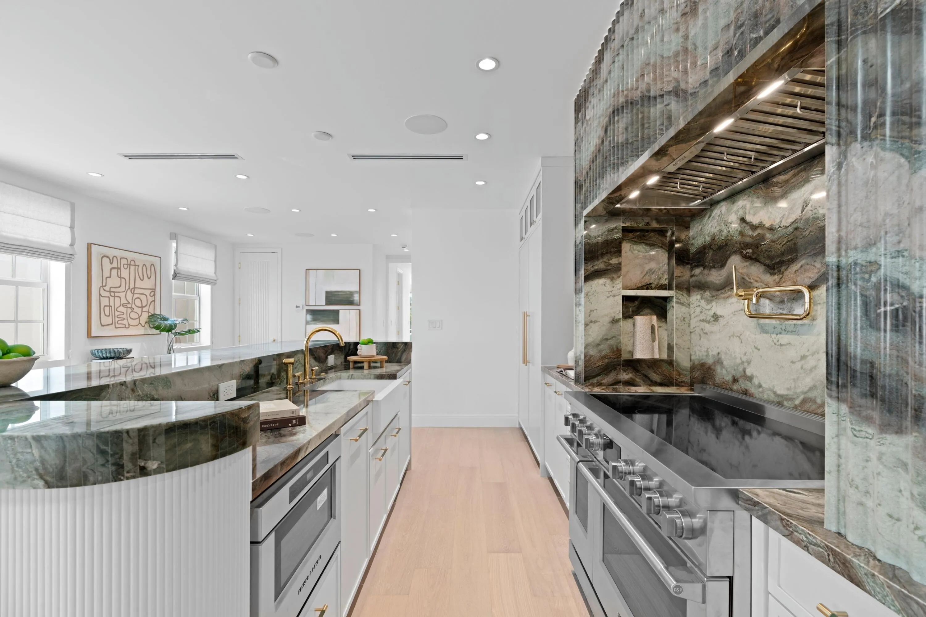 10 - Kitchen