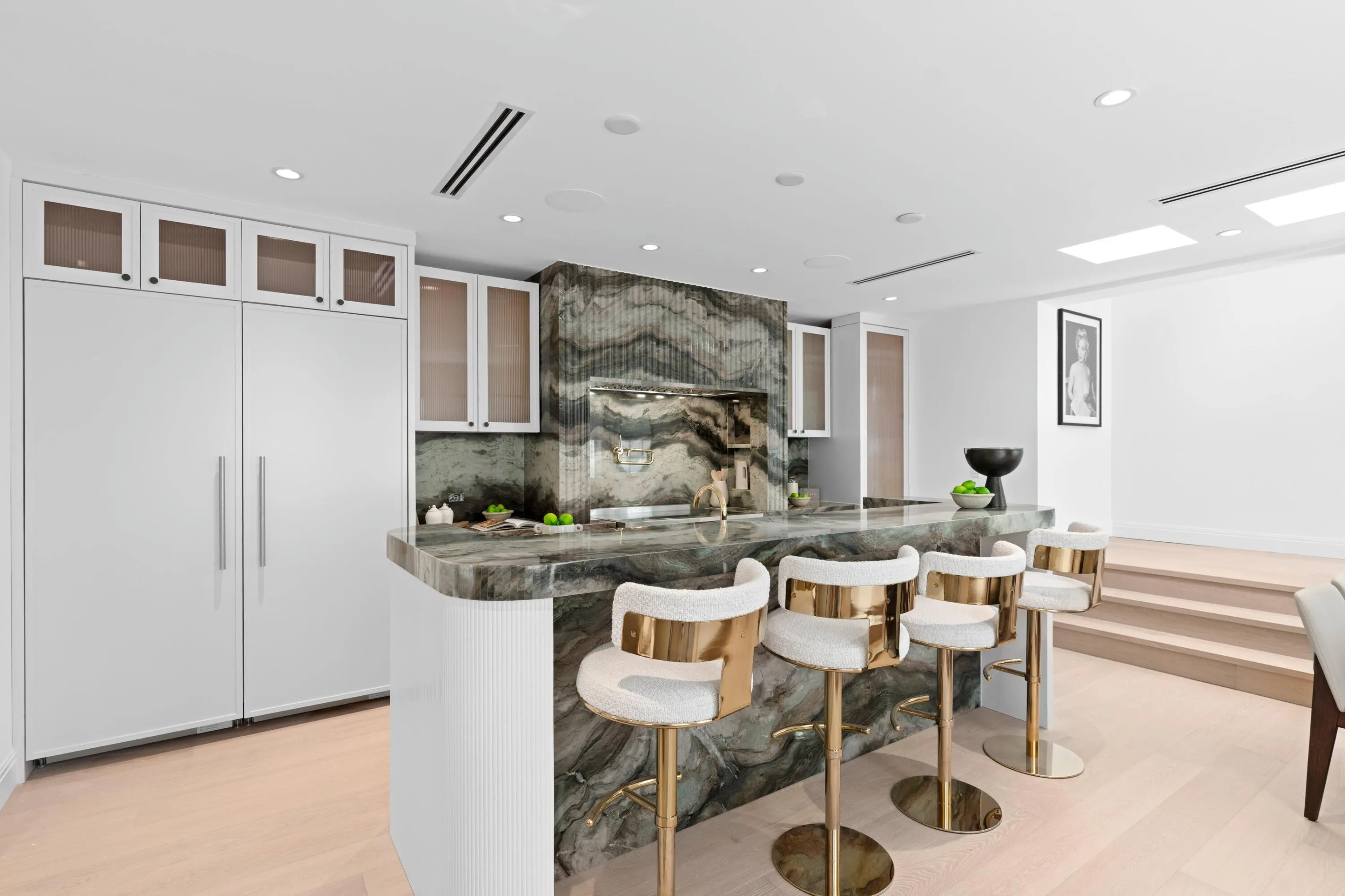 7 - Kitchen