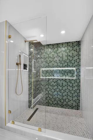 New walk in shower