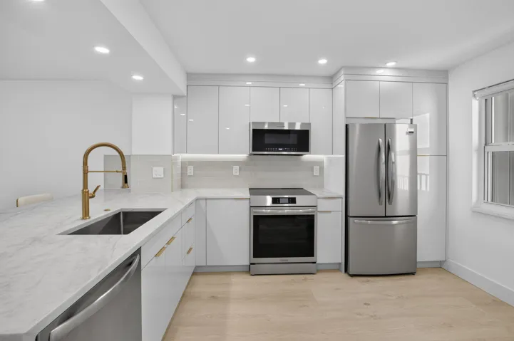 New kitchen, stone & granite