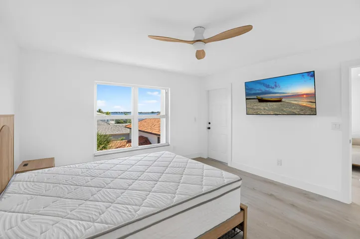 Waterview primary bedroom