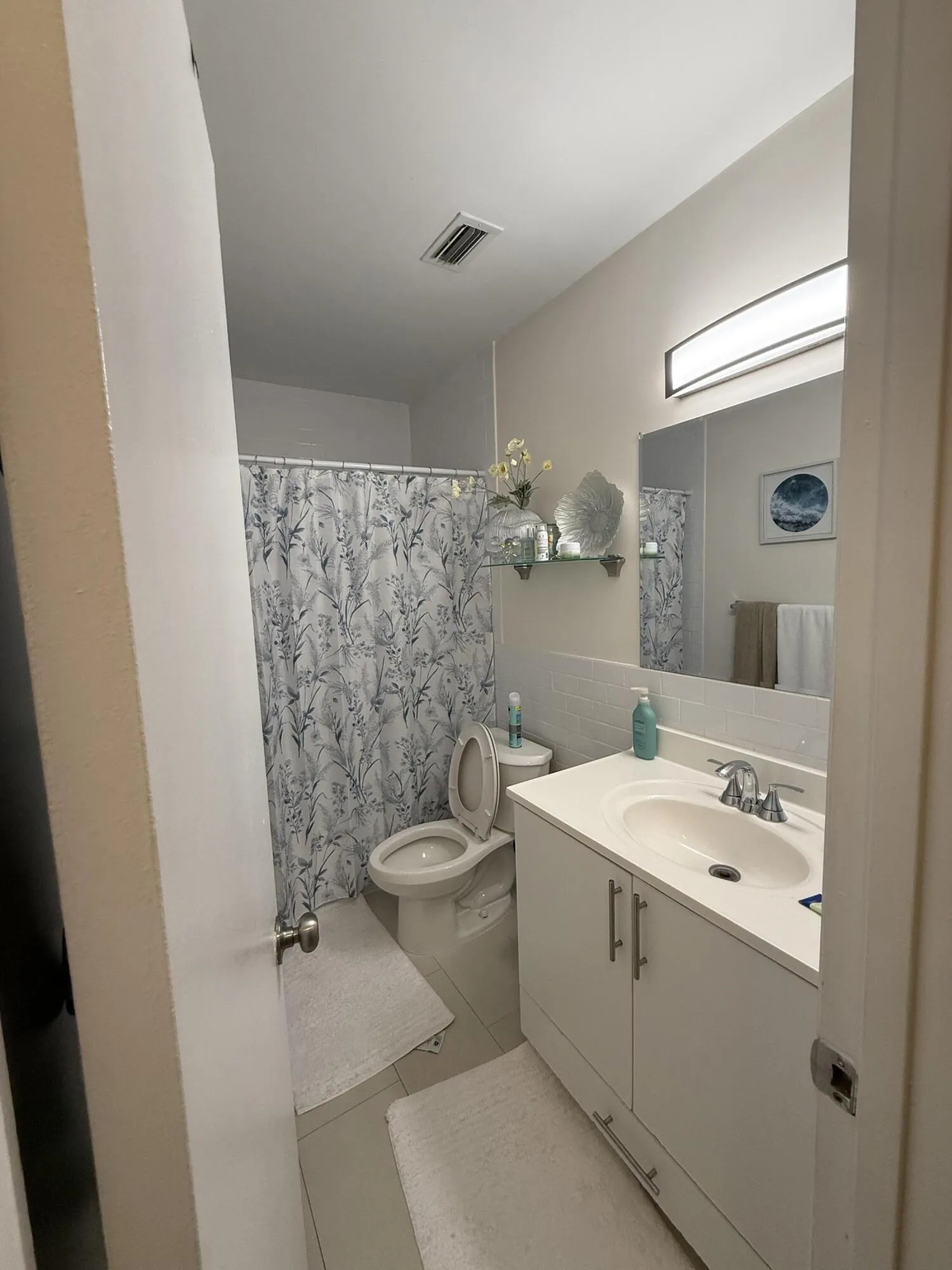 2nd Bathroom