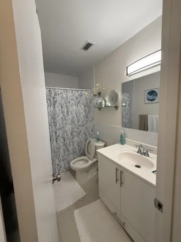 2nd Bathroom