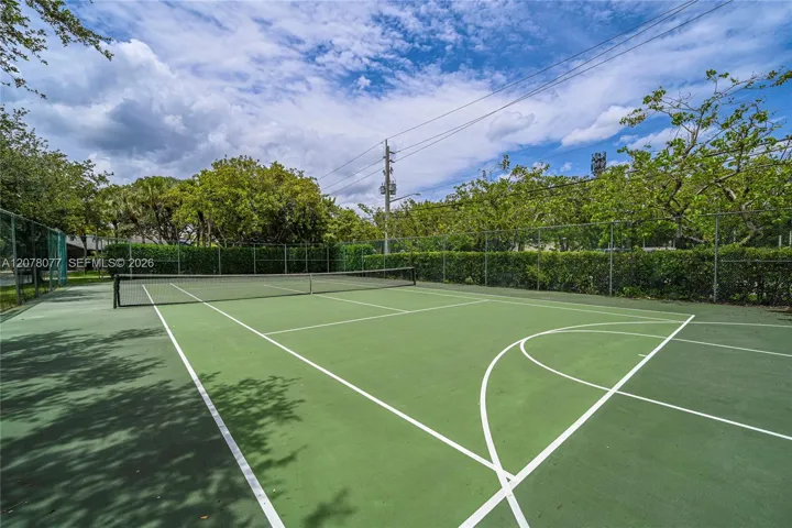 Basketball / Tennis Court