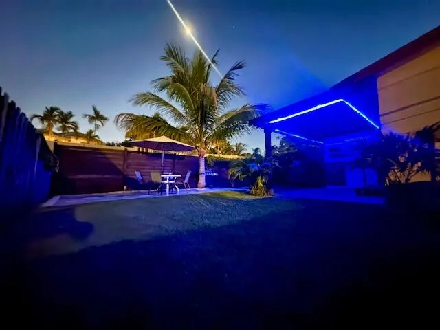 Nigh foto backyard 1