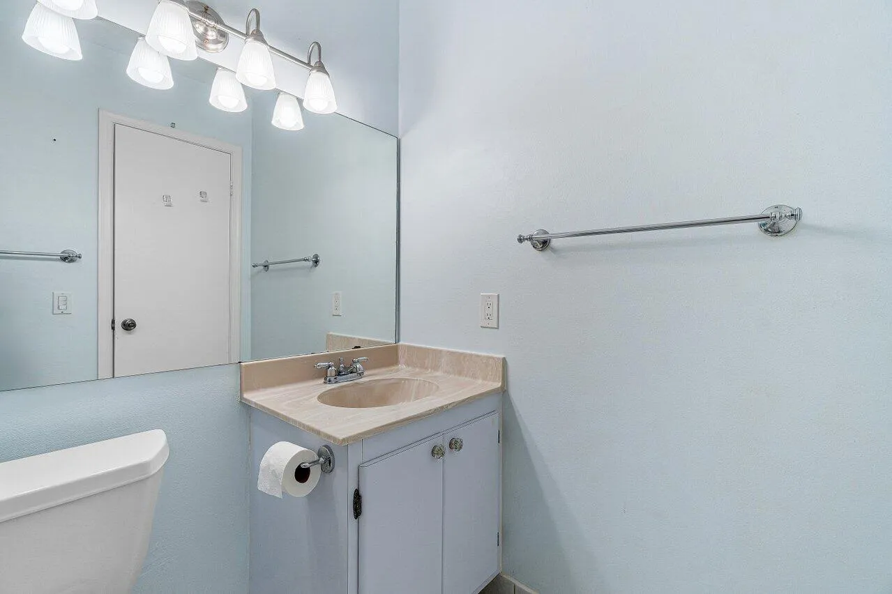 018-120CypressClubDrive-Unit231-PompanoB